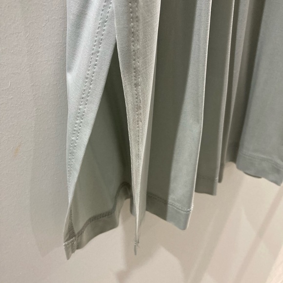 Babaton by Aritzia sleeveless top - Picture 3 of 3